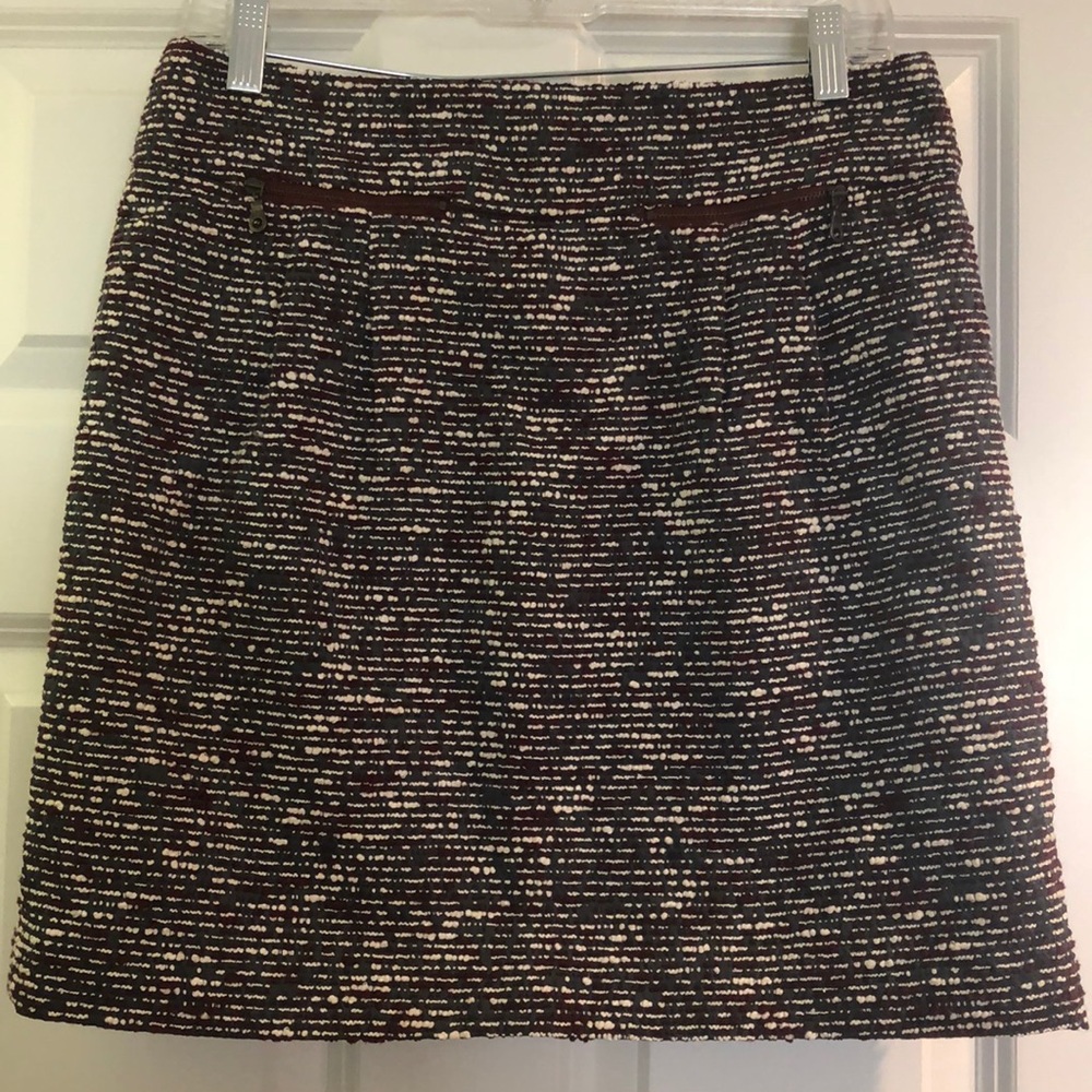 Adorable Loft skirt, great with riding boots!